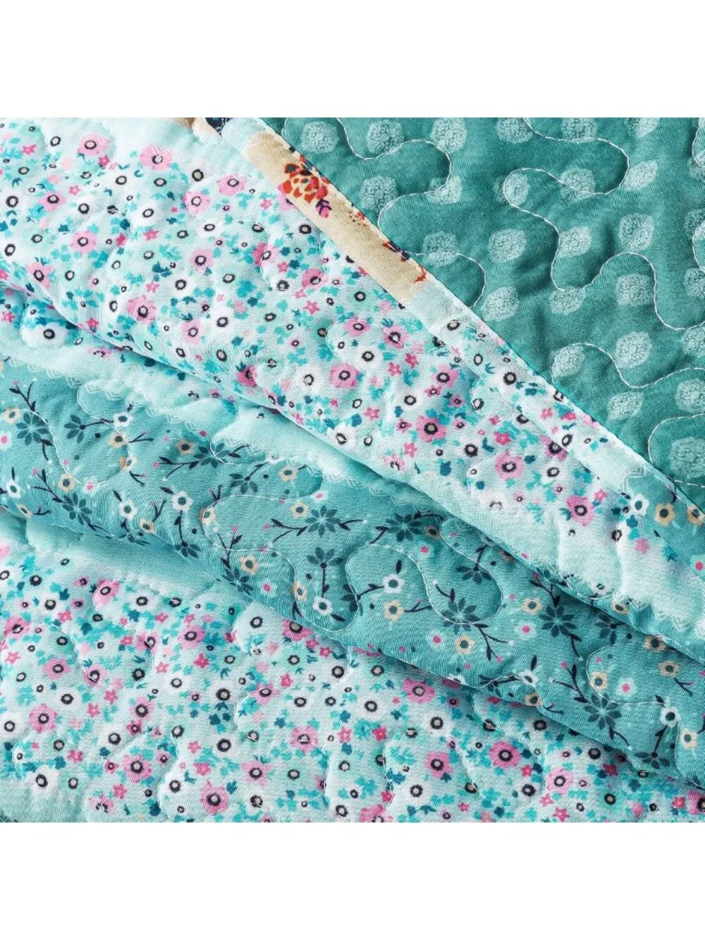 Floral King Quilt Set - 3 Piece Lightweight Microfiber Bedspread Coverlet for
